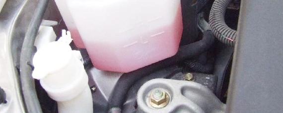 汽车水箱加什么水